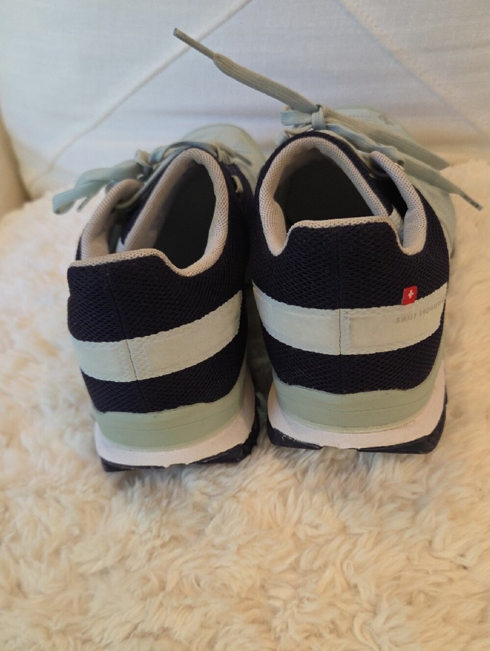 On Running Women's Mint Green and Navy Cloudsurfer - Picture 4 of 12